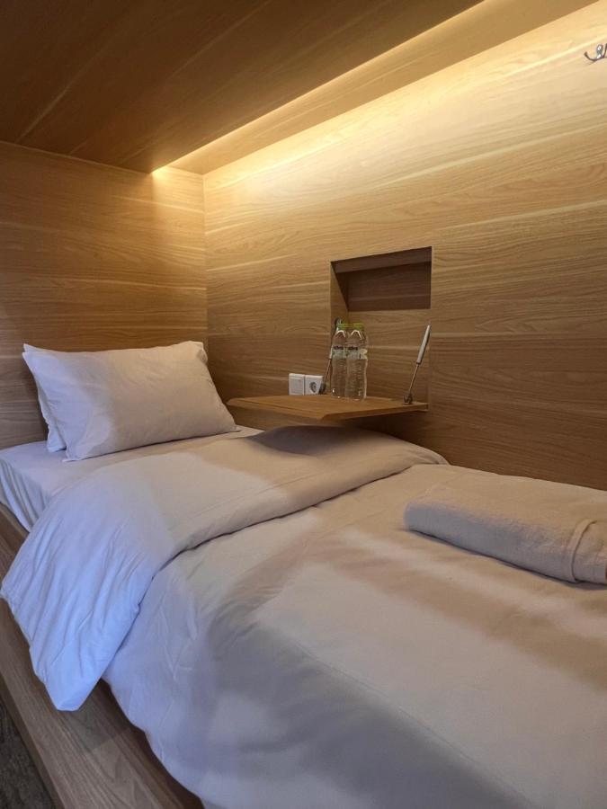 Sleep Studio Hotel City Center สุราบายา ภายนอก รูปภาพ