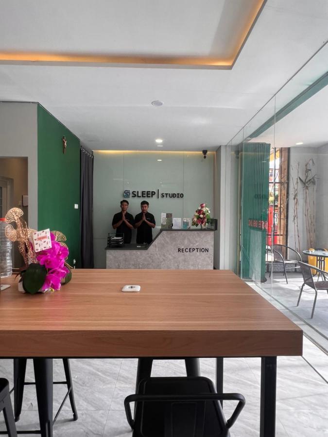Sleep Studio Hotel City Center สุราบายา ภายนอก รูปภาพ