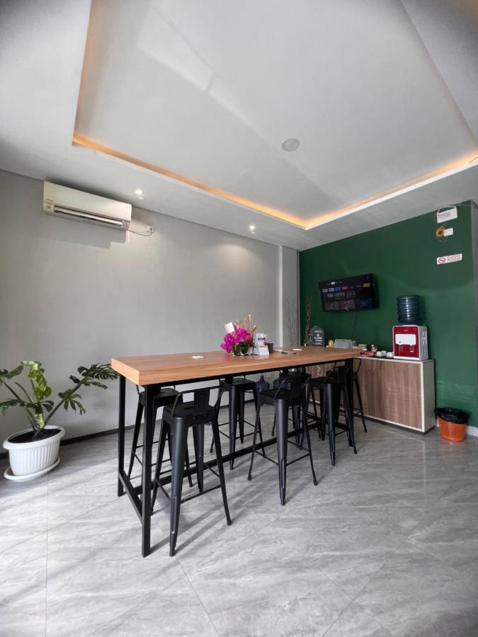 Sleep Studio Hotel City Center สุราบายา ภายนอก รูปภาพ